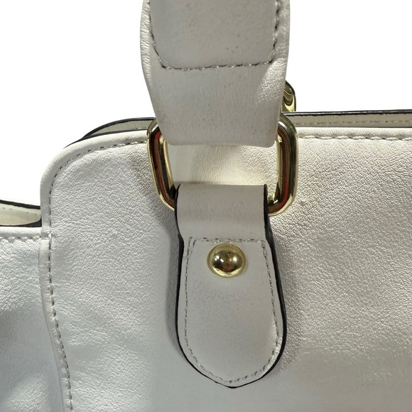 Versace 19.69 Italia White Quilted Handbag - Picture 3 of 14
